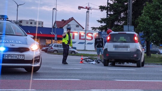 Potrącenie rowerzystki i kolizja w jednym miejscu