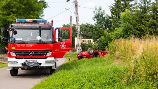 Dachowanie w Łaskarzewie. Kierowca pijany