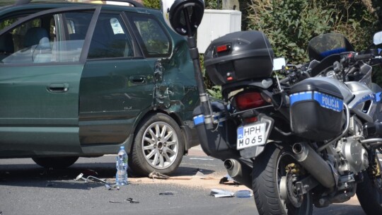 Wypadek policjanta na motocyklu