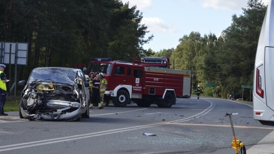 Wypadek z udziałem busa młodych piłkarzy w Wildze