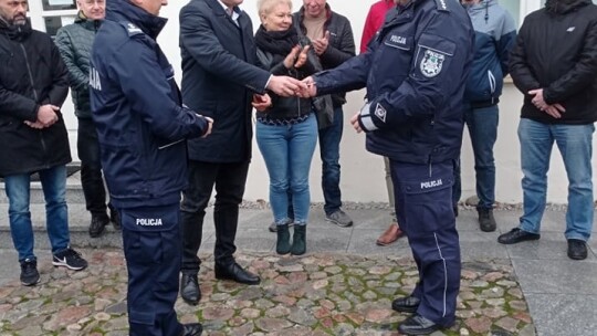 Nowy radiowóz dla policjantów z Maciejowic