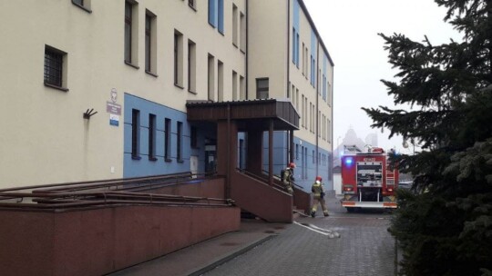 Pożar i ewakuacja komendy policji