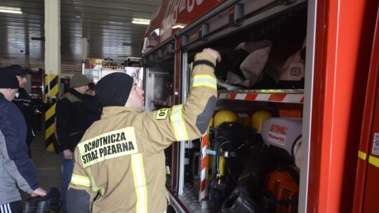 Druhowie strażakom z Ukrainy oddają sprzęt, a nawet wozy! [wideo]