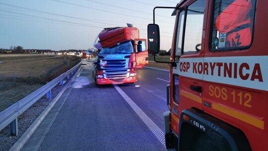 Kolejny wypadek w Gończycach. Zderzyły się dwa tiry