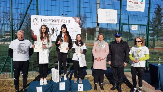 Na sportowo LO w Żelechowie uczciło pamięć Żołnierzy Wyklętych