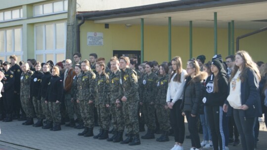 Na sportowo LO w Żelechowie uczciło pamięć Żołnierzy Wyklętych