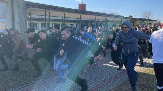 Na sportowo LO w Żelechowie uczciło pamięć Żołnierzy Wyklętych