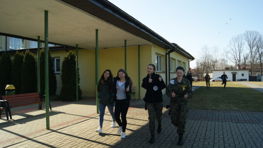 Na sportowo LO w Żelechowie uczciło pamięć Żołnierzy Wyklętych