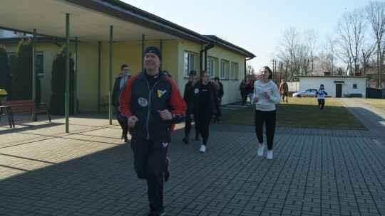 Na sportowo LO w Żelechowie uczciło pamięć Żołnierzy Wyklętych