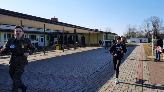 Na sportowo LO w Żelechowie uczciło pamięć Żołnierzy Wyklętych