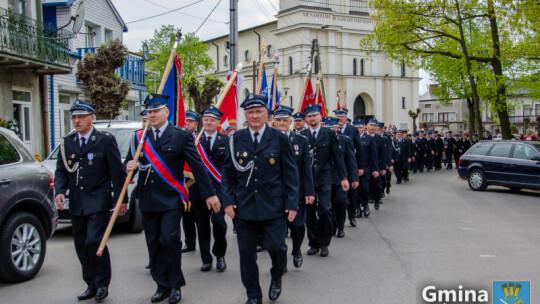 OSP Wola Rowska ze sztandarem