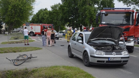 Potrącenie rowerzysty na przejściu dla pieszych