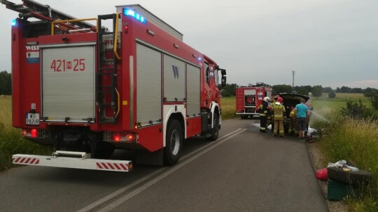 Samochód spalił się doszczętnie