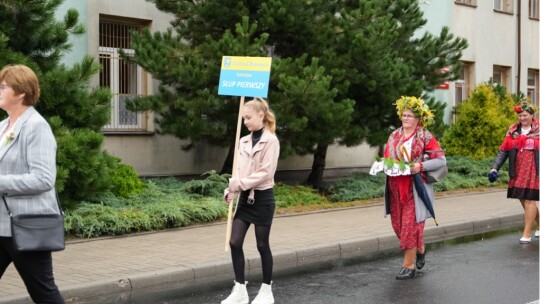 W deszczu dziękowali za plony