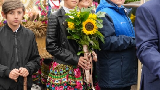 W deszczu dziękowali za plony