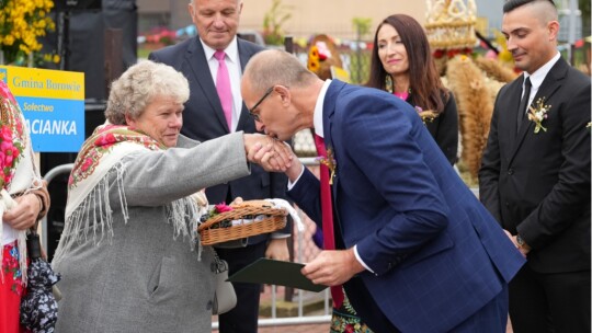 W deszczu dziękowali za plony