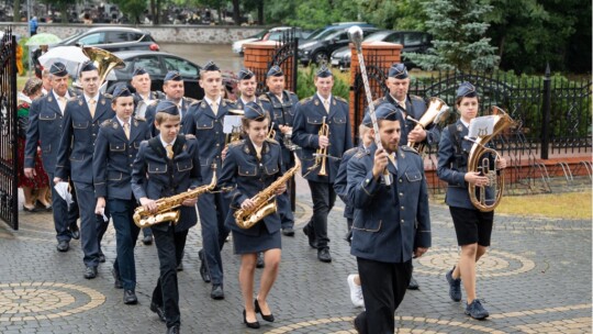 W deszczu dziękowali za plony