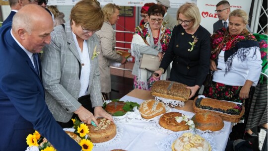 W deszczu dziękowali za plony