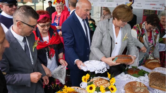 W deszczu dziękowali za plony