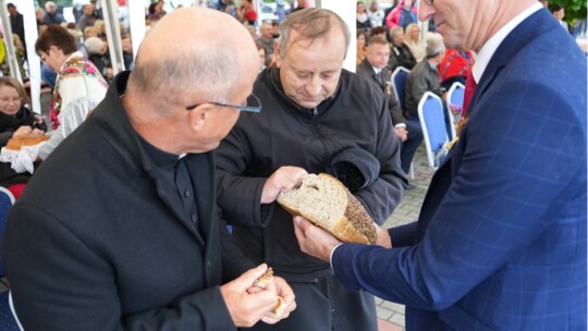 W deszczu dziękowali za plony