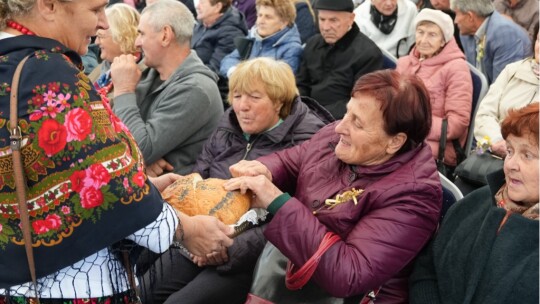 W deszczu dziękowali za plony