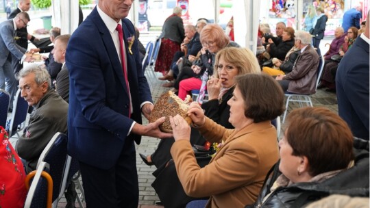 W deszczu dziękowali za plony