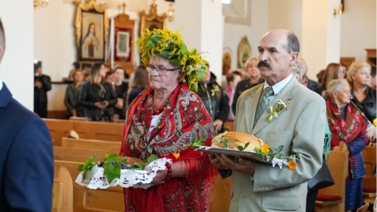 W deszczu dziękowali za plony