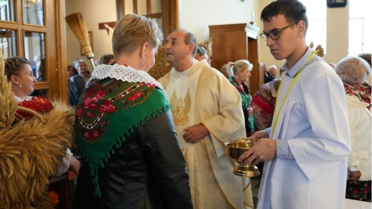 W deszczu dziękowali za plony