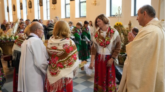 W deszczu dziękowali za plony