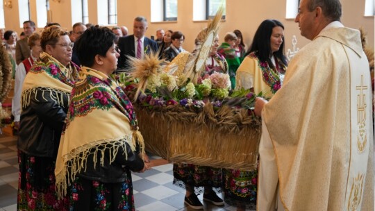 W deszczu dziękowali za plony