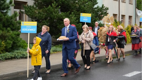 W deszczu dziękowali za plony