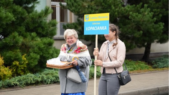 W deszczu dziękowali za plony