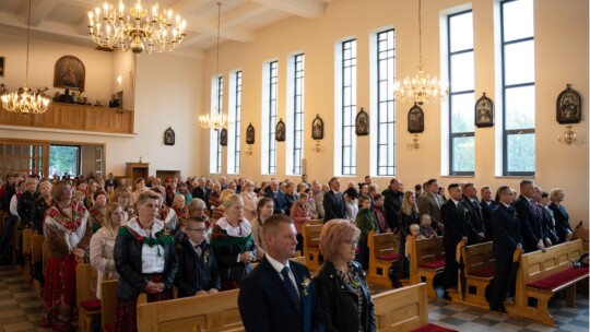 W deszczu dziękowali za plony