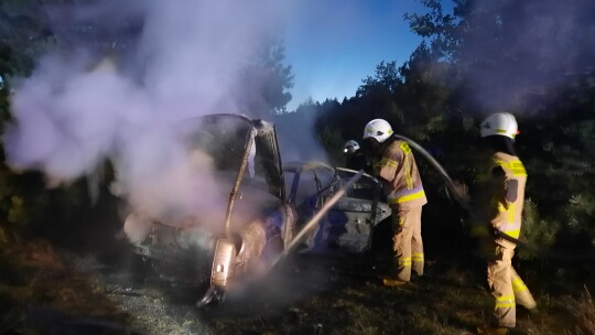 Pożar mercedesa. Właściciel uprzątnął wrak