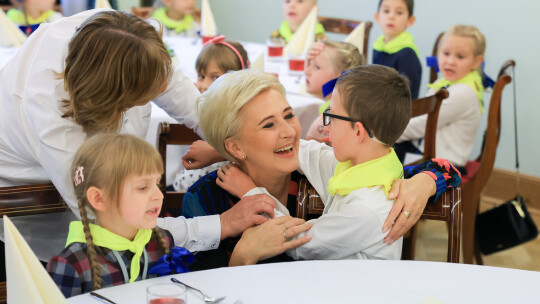 Pierwsza Dama czytała przedszkolakom z Garwolina