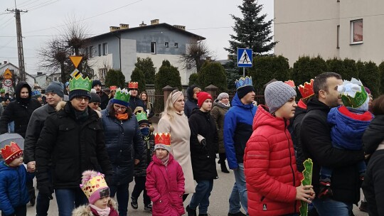 Tradycyjne „Kolędowanie z gwiazdą” i Orszak Trzech Króli w Pilawie