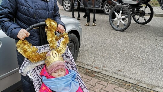 Tradycyjne „Kolędowanie z gwiazdą” i Orszak Trzech Króli w Pilawie