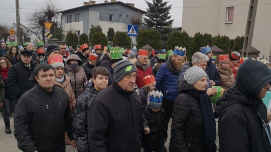 Tradycyjne „Kolędowanie z gwiazdą” i Orszak Trzech Króli w Pilawie