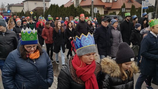 Tradycyjne „Kolędowanie z gwiazdą” i Orszak Trzech Króli w Pilawie