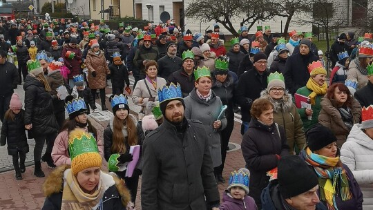 Tradycyjne „Kolędowanie z gwiazdą” i Orszak Trzech Króli w Pilawie