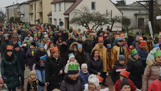 Tradycyjne „Kolędowanie z gwiazdą” i Orszak Trzech Króli w Pilawie