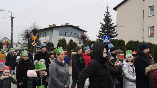 Tradycyjne „Kolędowanie z gwiazdą” i Orszak Trzech Króli w Pilawie