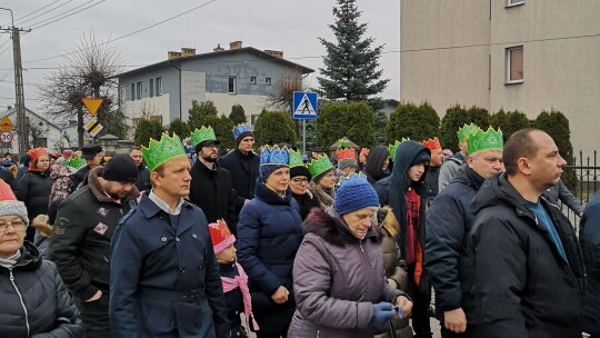 Tradycyjne „Kolędowanie z gwiazdą” i Orszak Trzech Króli w Pilawie