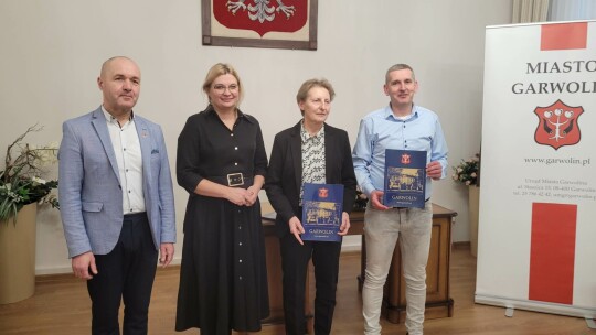 Burmistrz przyznała stypendia i nagrody sportowcom Burmistrz przyznała stypendia i nagrody sportowcom