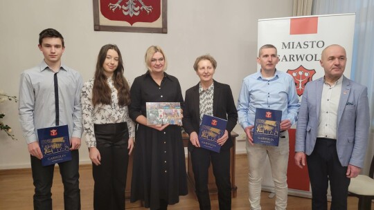 Burmistrz przyznała stypendia i nagrody sportowcom Burmistrz przyznała stypendia i nagrody sportowcom