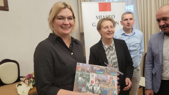 Burmistrz przyznała stypendia i nagrody sportowcom Burmistrz przyznała stypendia i nagrody sportowcom