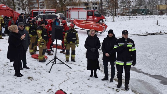 Ćwiczyli na wypadek załamania lodu