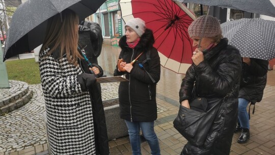 „Tak dla InVitro”. Posłanka KO i Małgorzata Rozenek-Majdan w Garwolinie