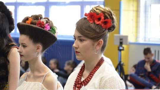 Moda inspirowana Mazowszem w Dwójce