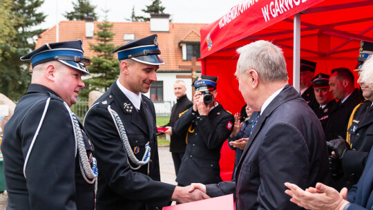 Uroczyście przekazali sprzęt strażakom